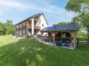 Image of Villa in Freyneux with Garden