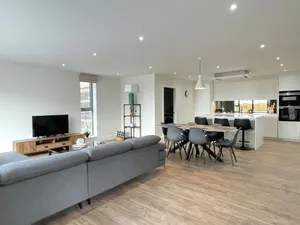 Image of Luxury 2 Bedroom Apt with Parking