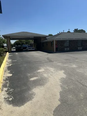 Image of American Inn