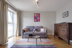 Image of Panoramic Docklands Home With Waterfront Views by Underthedoormat