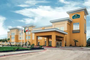 Image of La Quinta Inn & Suites by Wyndham Cotulla