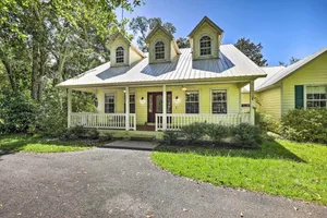 Image of Charming Waldo Getaway Near Lake Santa Fe!