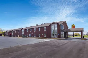 Image of Super 8 by Wyndham Nixa/Springfield Area