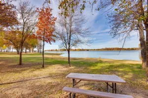 Image of On-site Fishing Pier: Pet-friendly Kerens Cabin!