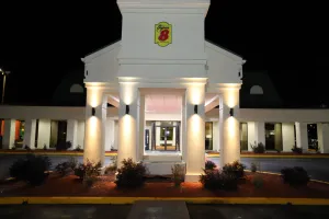 Image of Super 8 by Wyndham Florence SC I-95 North - Hwy 76