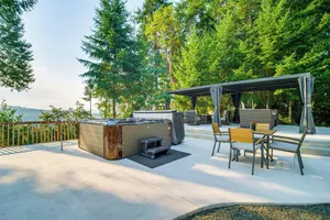 Image of 4 Mi to River: Umpqua Valley Villa w/ Fire Pit!