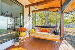 Image of Dreamy Hilltop View: Roseburg Wine Country Retreat