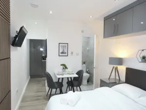 Image of 6 Mins to NEC & BHX Apartment with FREE Parking