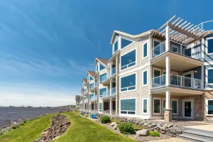 Image of Beacon Pointe on Lake Superior