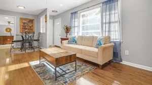 Image of Spacious 3 Bedroom Home With Full Kitchen - Minutes From ATL Airport! 3 Home by Redawning