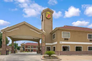 Image of Super 8 by Wyndham Houston/Brookhollow NW