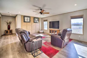 Image of Close to Marinas Bernice Home with Large Yard