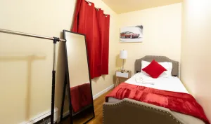 Image of Marvelous Queen Size And Twin Bed For 3 In Elmhurst Ny