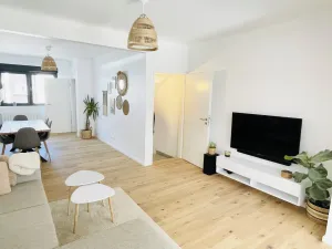 Image of Modern townhouse with Private Garden