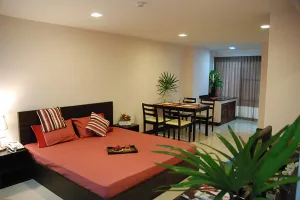 Image of Mok Mek 72