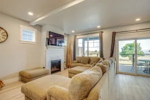 Image of Beautiful Water Views: Coastal Oregon Townhome!
