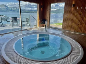 Image of Holly Tree Hotel, Swimming Pool & Hot Tub