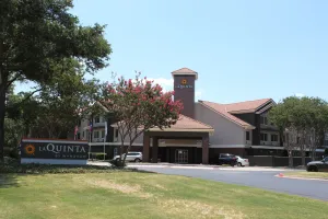 Image of La Quinta by Wyndham Dallas - Addison Galleria