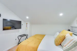 Image of Dog-friendly Fishkill Tiny House in Wine Country