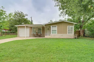 Image of Fire Pit & Grill: Victoria Home Near Downtown