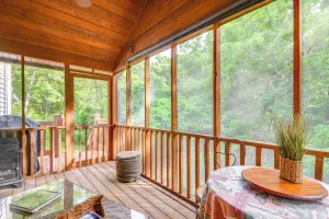 Image of 3 Mi to Dtwn Jefferson City: Family Home w/ Deck