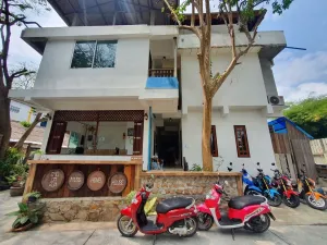 Image of Miss Hong House