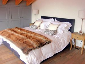 Image of Lavish Holiday Home in H r mence with Balcony