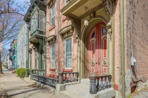 Image of 1 Mi to Dtwn: Apartment in Schenectady