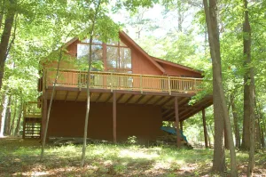 Image of Fox Hollow - Cozy Den With a Hot Tub