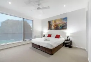 Image of 5 Bedroom House - Sleeps 11 - Golf Course Views - Free Parking - Free WIFI