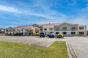 Image of Comfort Inn & Suites Leeds I-20