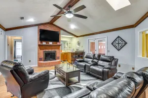 Image of Beautiful Hinesville Retreat w/ Lanai & Pool!