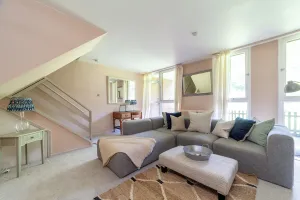 Image of Mezzanine 3-bed In Central London