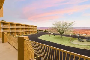 Image of Quality Inn View of Lake Powell - Page
