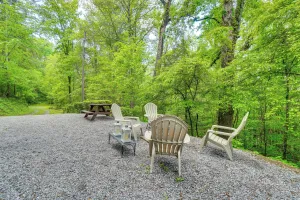 Image of 'bear Acres Getaway' Cabin w/ Deck in Townsend!