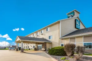 Image of Quality Inn & Suites Eldridge Davenport North