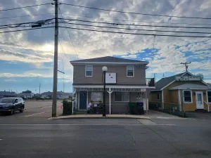 Image of 12 Ashworth Ave suites