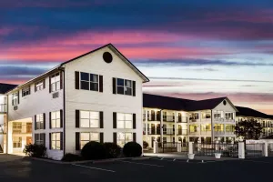Image of Super 8 by Wyndham Sevierville Riverside