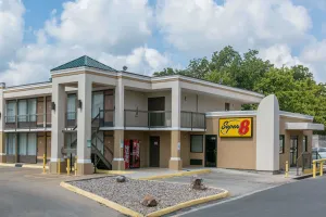 Image of Super 8 by Wyndham Duncan