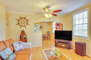 Image of Cozy Home Near Bay Access in Panama City!