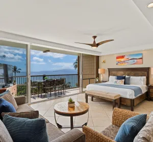 Image of Top Floor Oceanfront location with great swimming and snorkeling MKM809