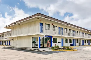 Image of Motel 6-Pittsburgh, PA - Crafton