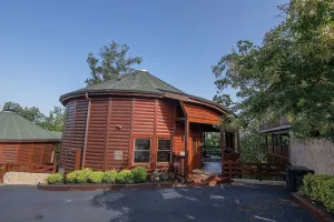 Image of Declan's View - Cozy 1 bedroom with Game room and Great Mountain Views! cabin
