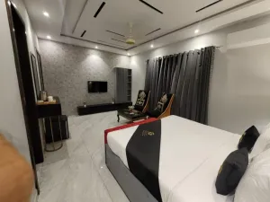 Image of Palm tree suites
