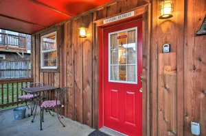 Image of Cute Studio Abode - Steps to Long Beach Boardwalk!