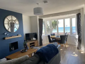 Image of WORTHING BEACH 180 - 2 bed seafront apartment with private parking
