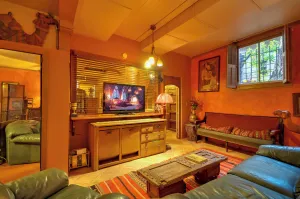 Image of 6 Mi to Dtwn Portland: Historic Apt Near Trails!