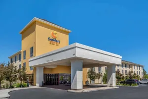 Image of Comfort Suites Fernley