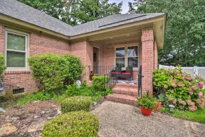 Image of Bright Chesapeake Home Near Shopping and Dining