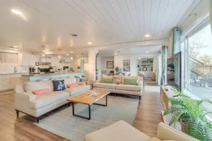 Image of Modern Apt on Detroit Lake w/ Dock Access!